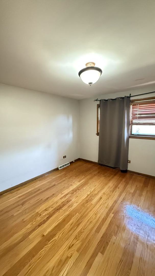 2703 S Lowe Avenue Property Photo 6