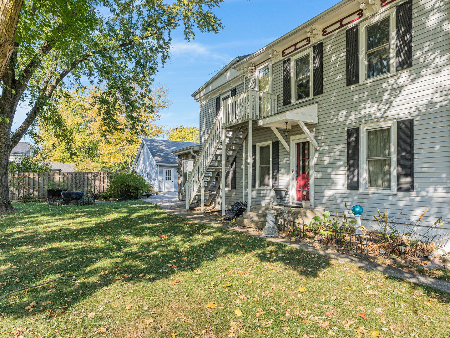 208 N Babcock St Property Photo 5