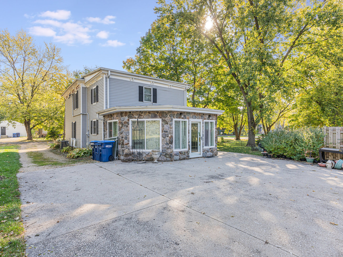 208 N Babcock St Property Photo 6