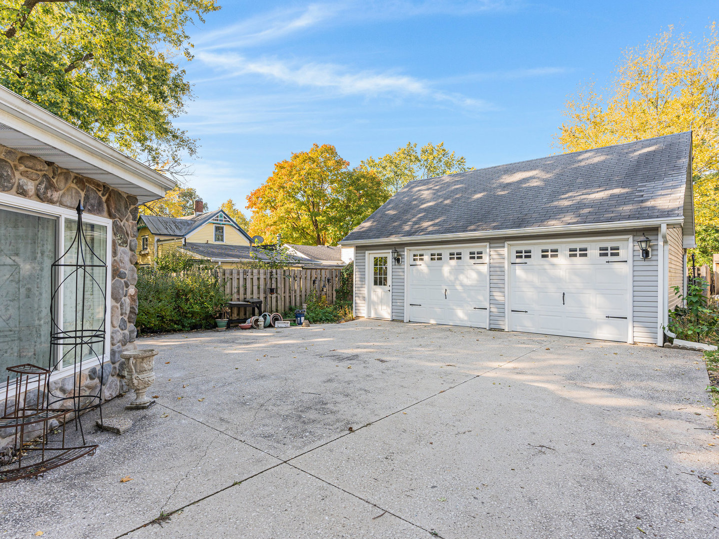 208 N Babcock St Property Photo 8