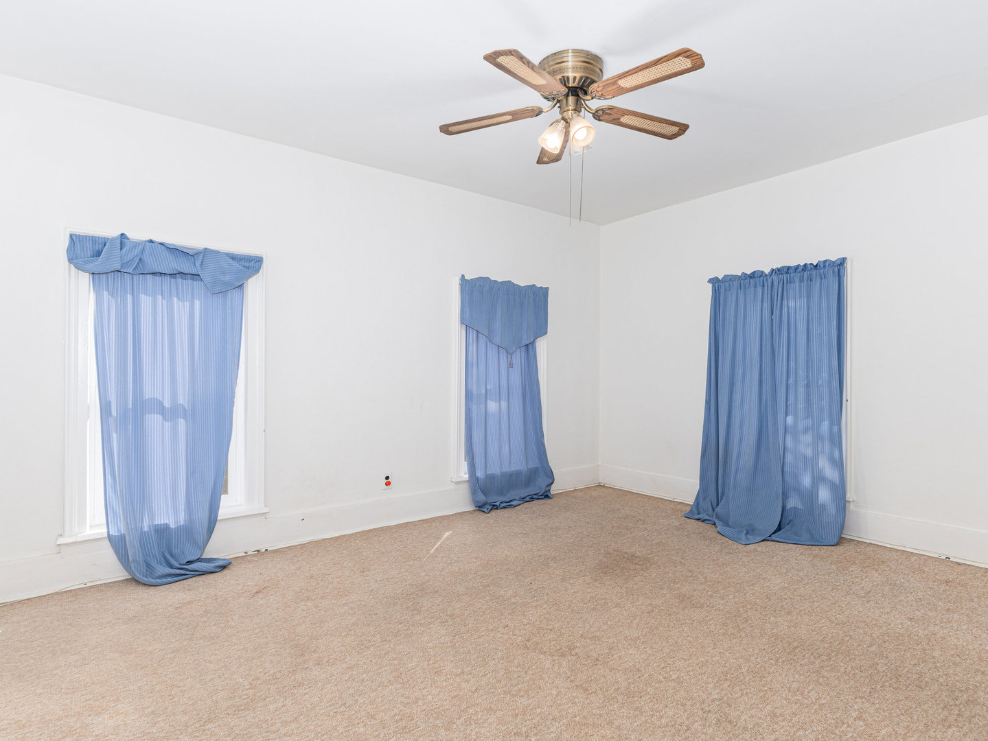 208 N Babcock St Property Photo 30