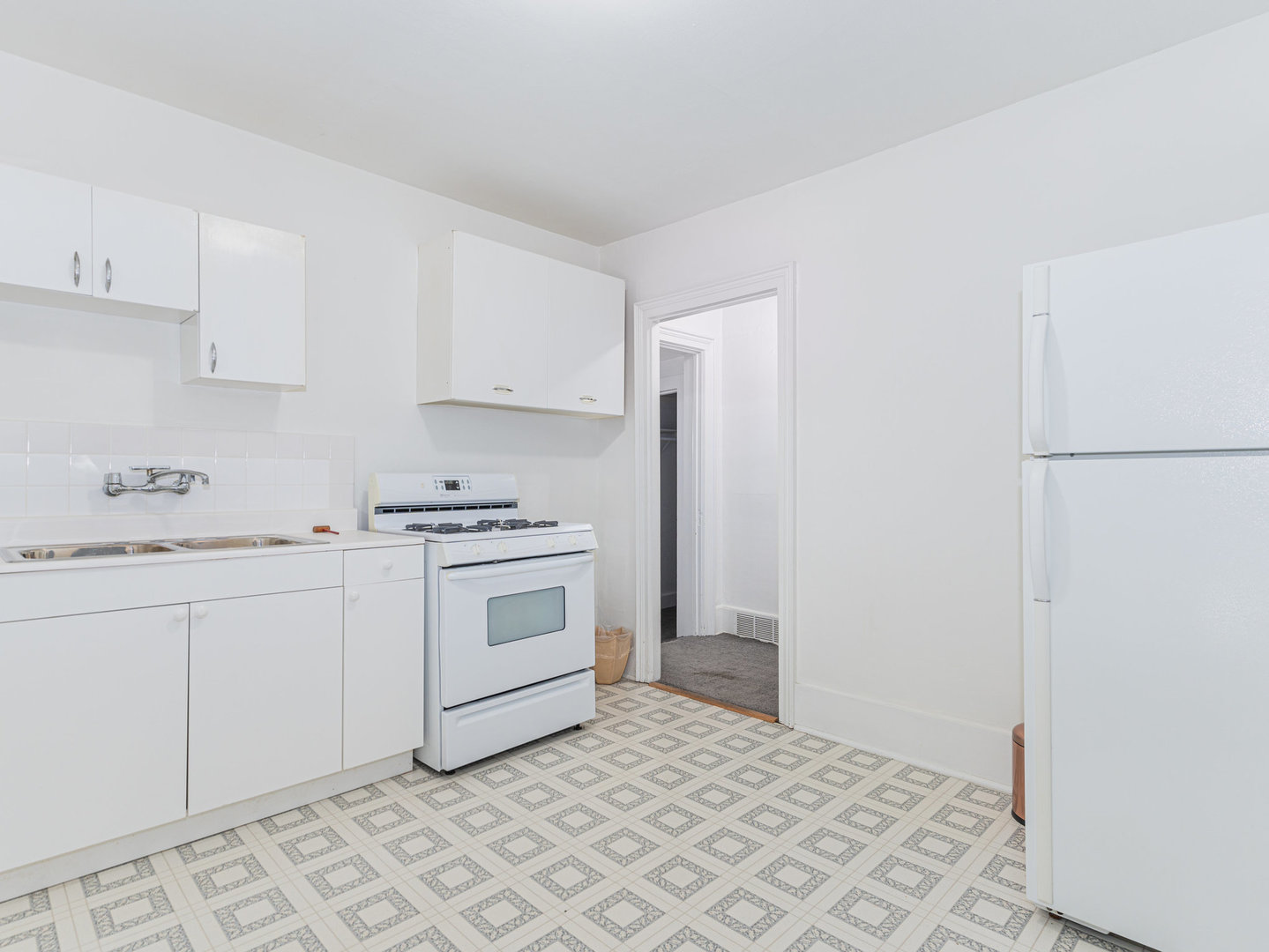 208 N Babcock St Property Photo 32