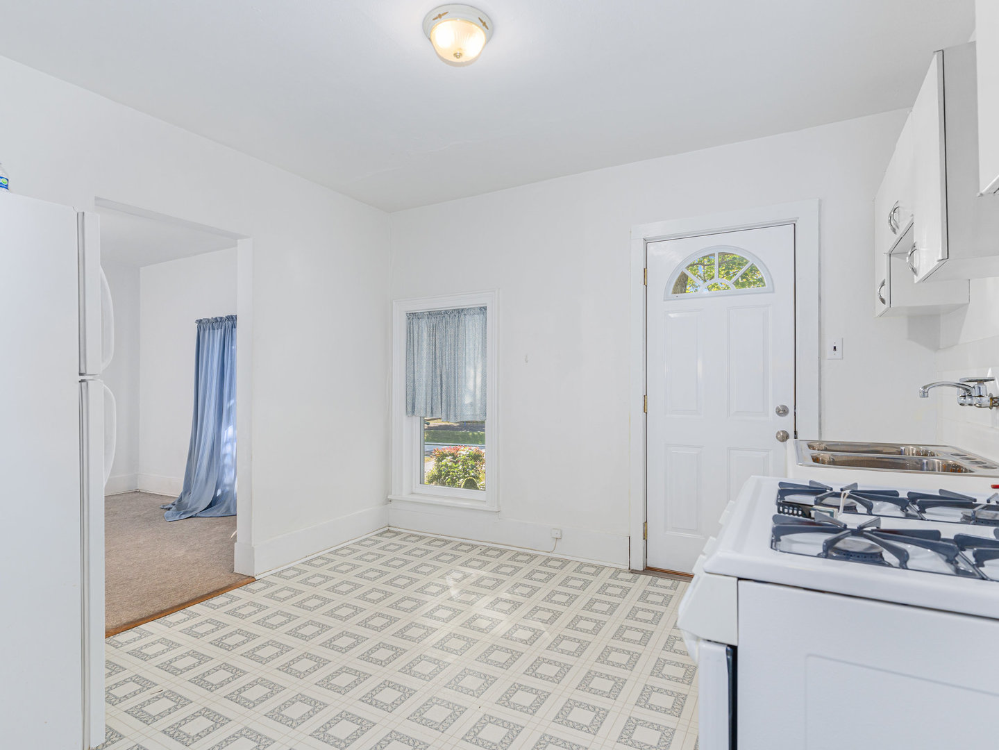 208 N Babcock St Property Photo 33