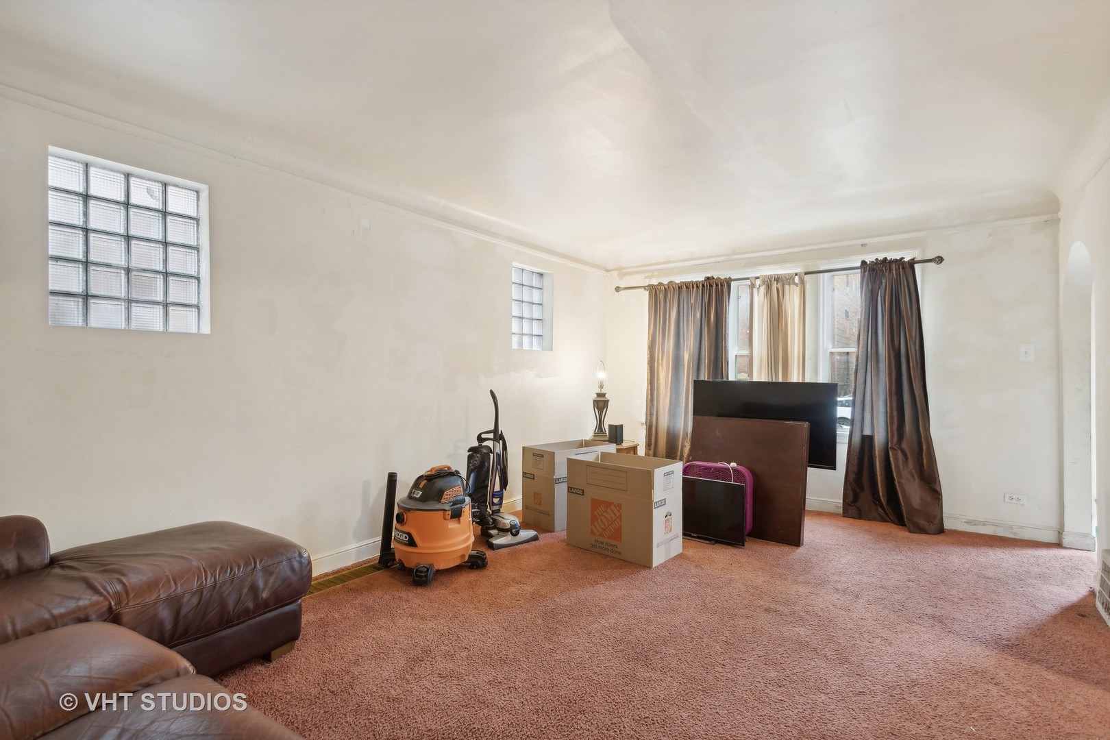 10238 S Vernon Avenue Property Photo 4