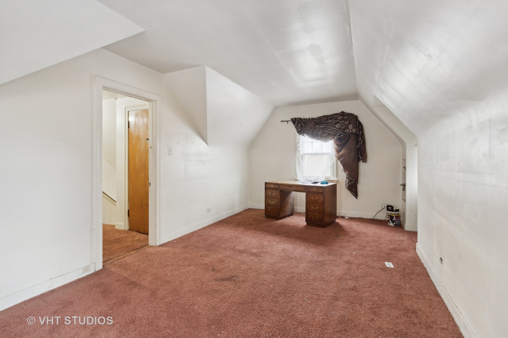 10238 S Vernon Avenue Property Photo 8