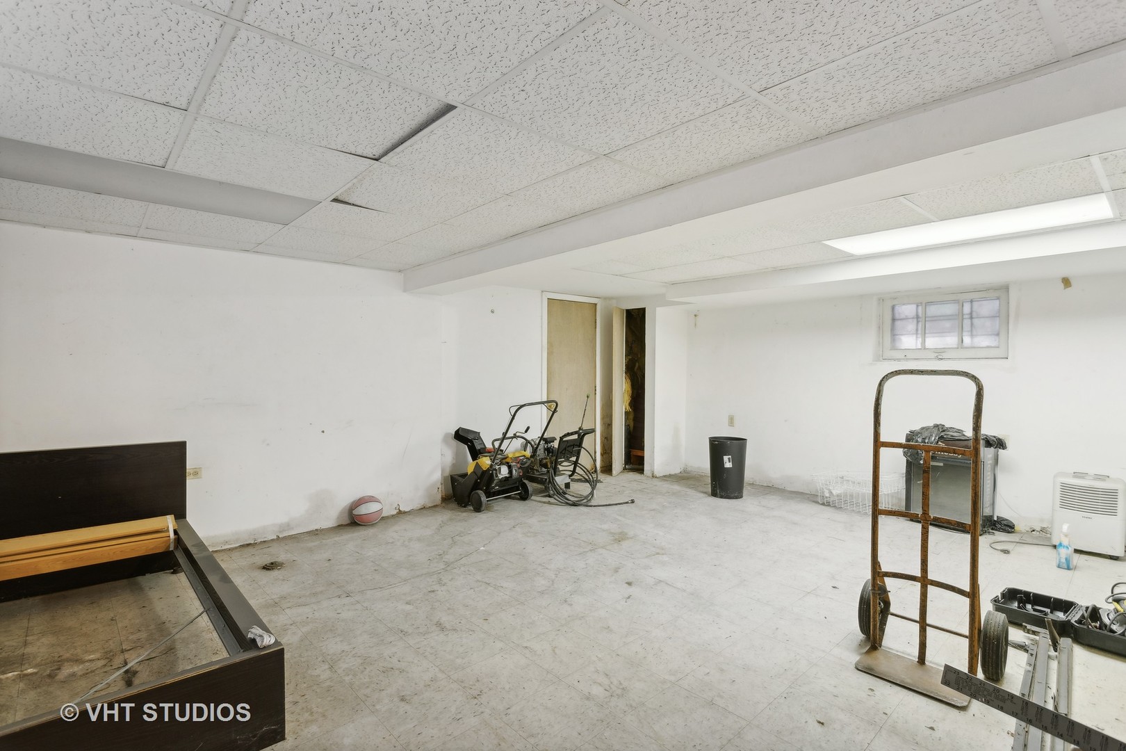 10238 S Vernon Avenue Property Photo 13