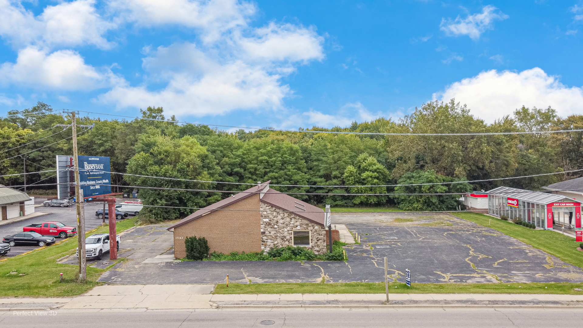 1561 N Division Street Property Photo 3