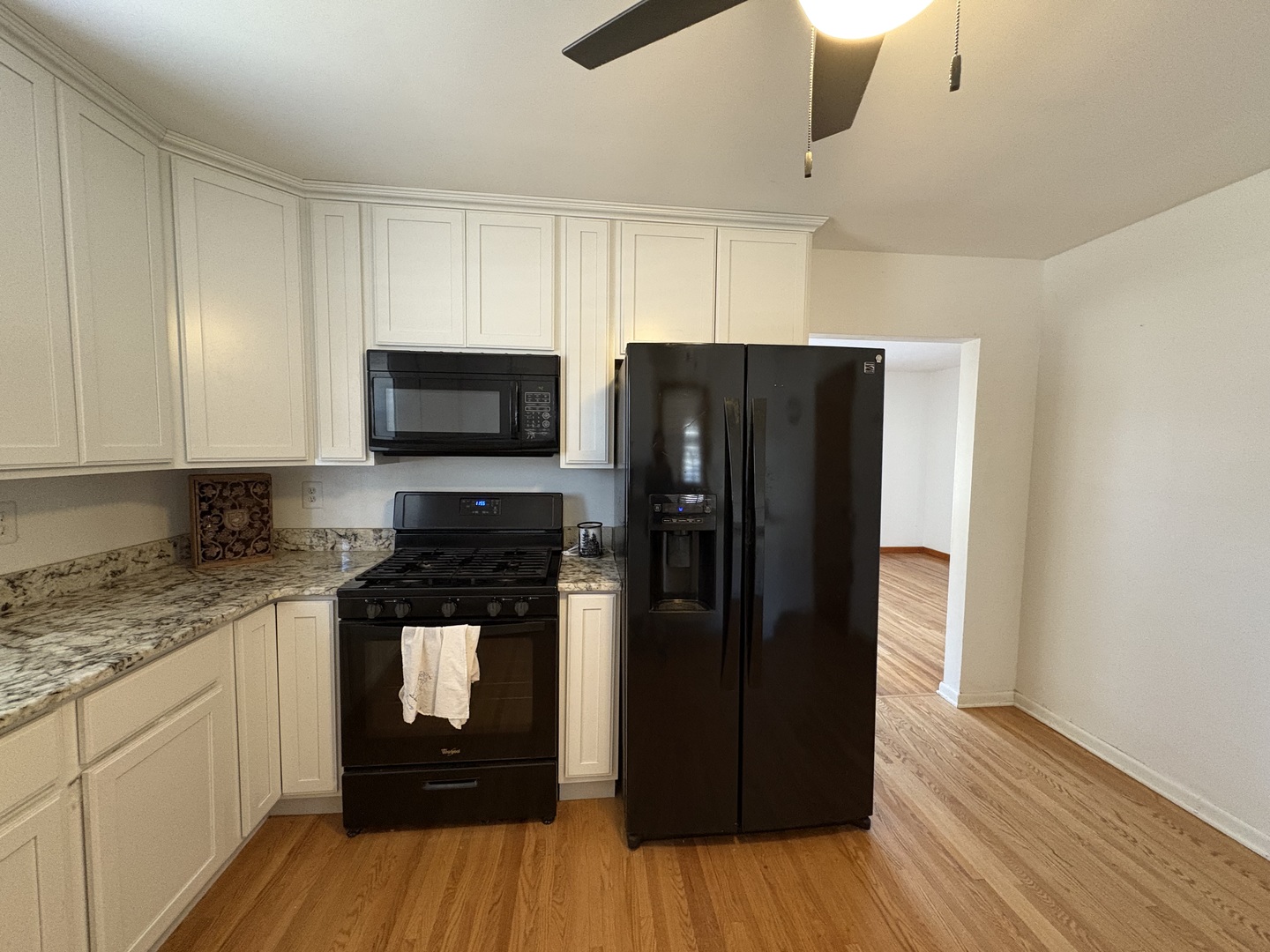 1301 Charles Street Property Photo 6