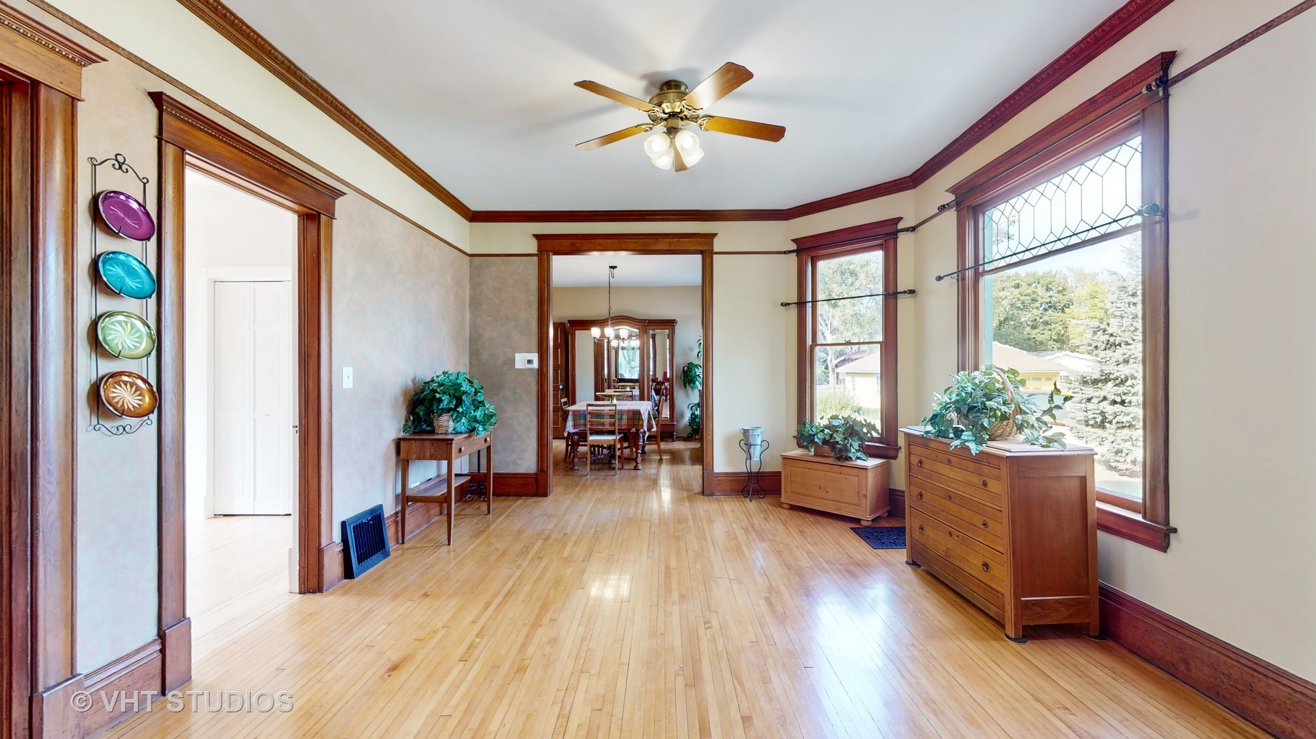 200 W Woodstock Street Property Photo 6