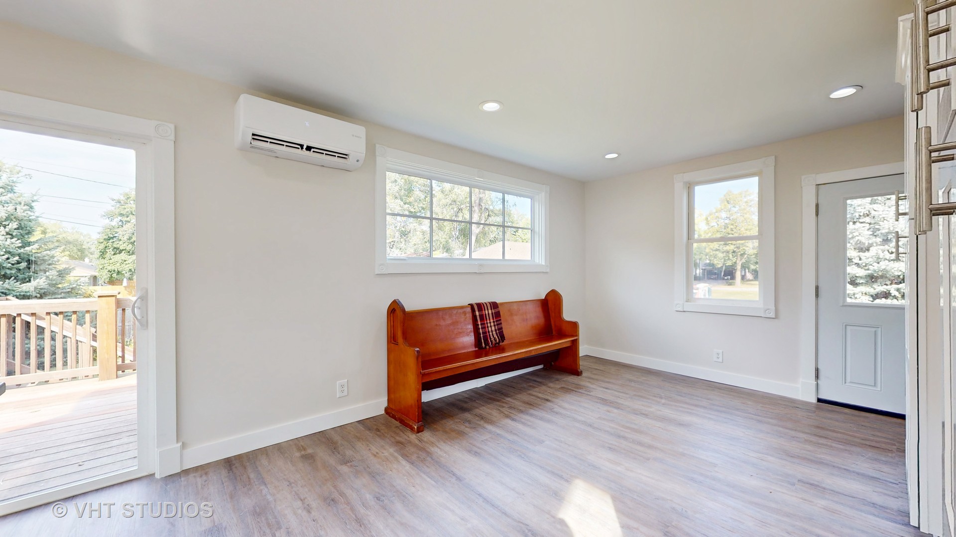 200 W Woodstock Street Property Photo 8