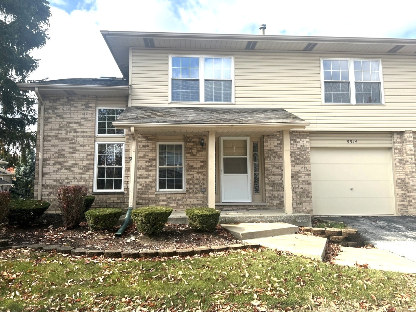 9344 Meadowview Drive Property Photo 1