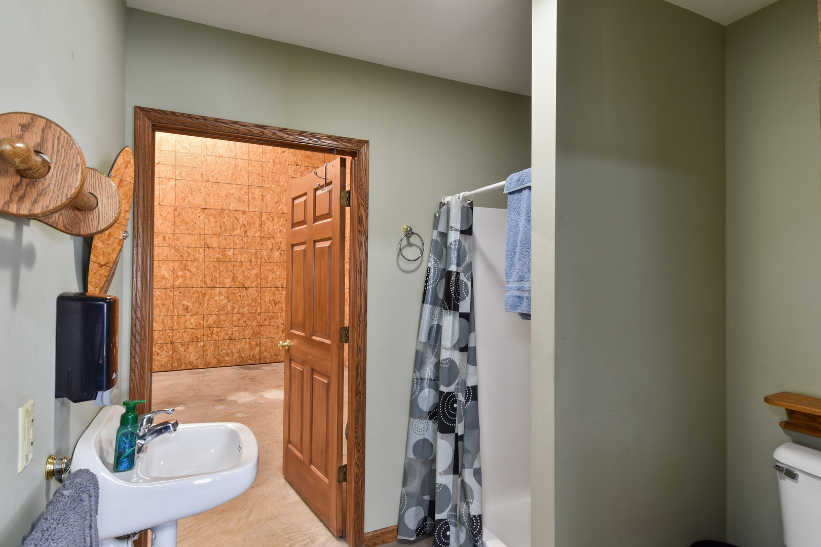 1311 N Division St Property Photo 38