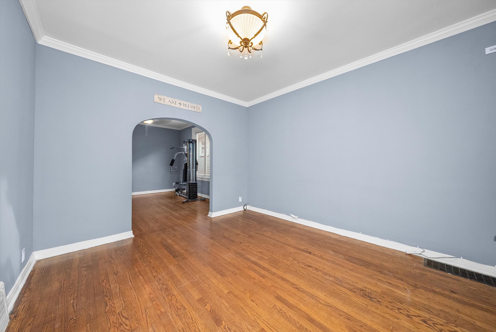 10445 S Bensley Avenue Property Photo 8