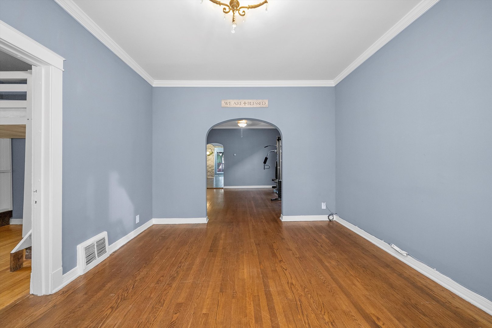 10445 S Bensley Avenue Property Photo 9