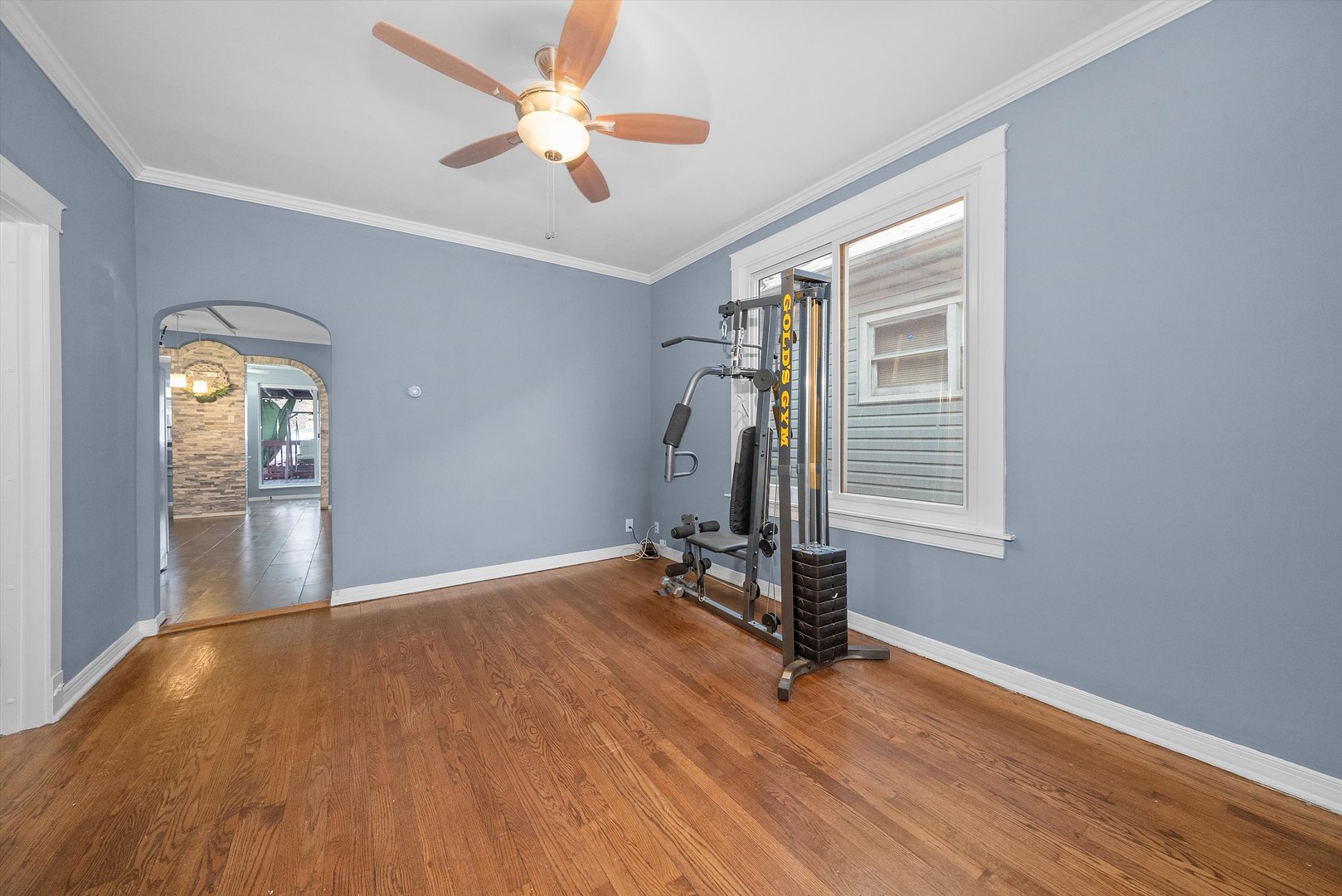 10445 S Bensley Avenue Property Photo 12