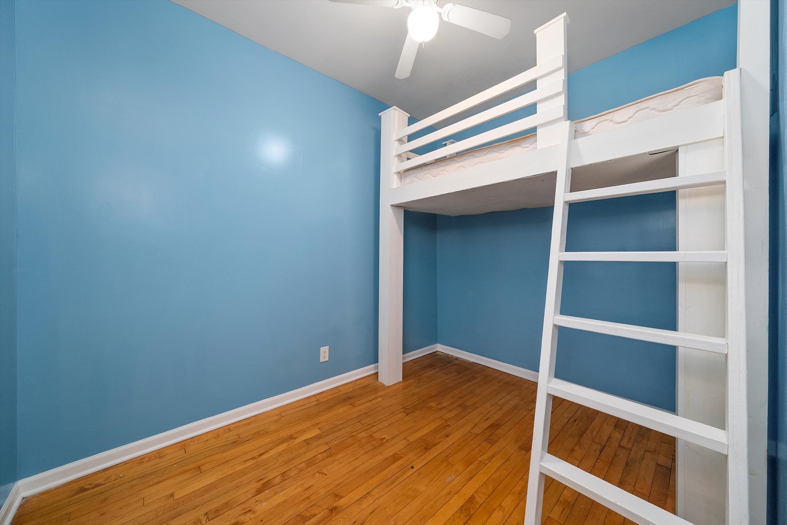 10445 S Bensley Avenue Property Photo 18