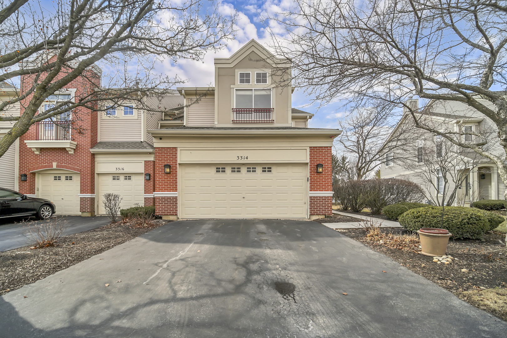Heatherstone Real Estate Listings Main Image
