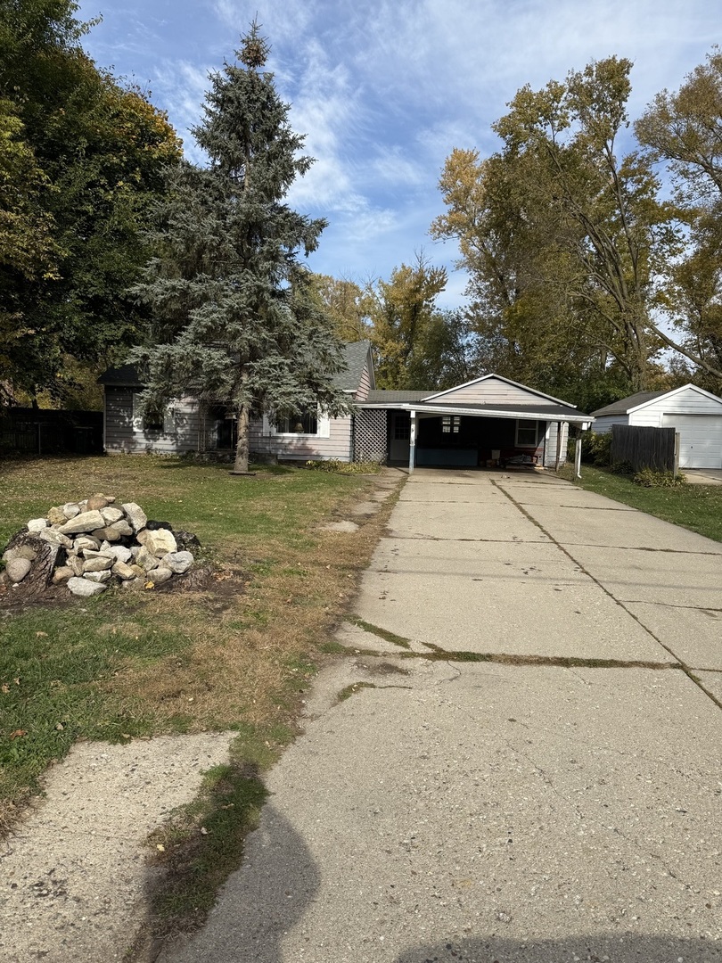 1884 Will James Road Property Photo 1