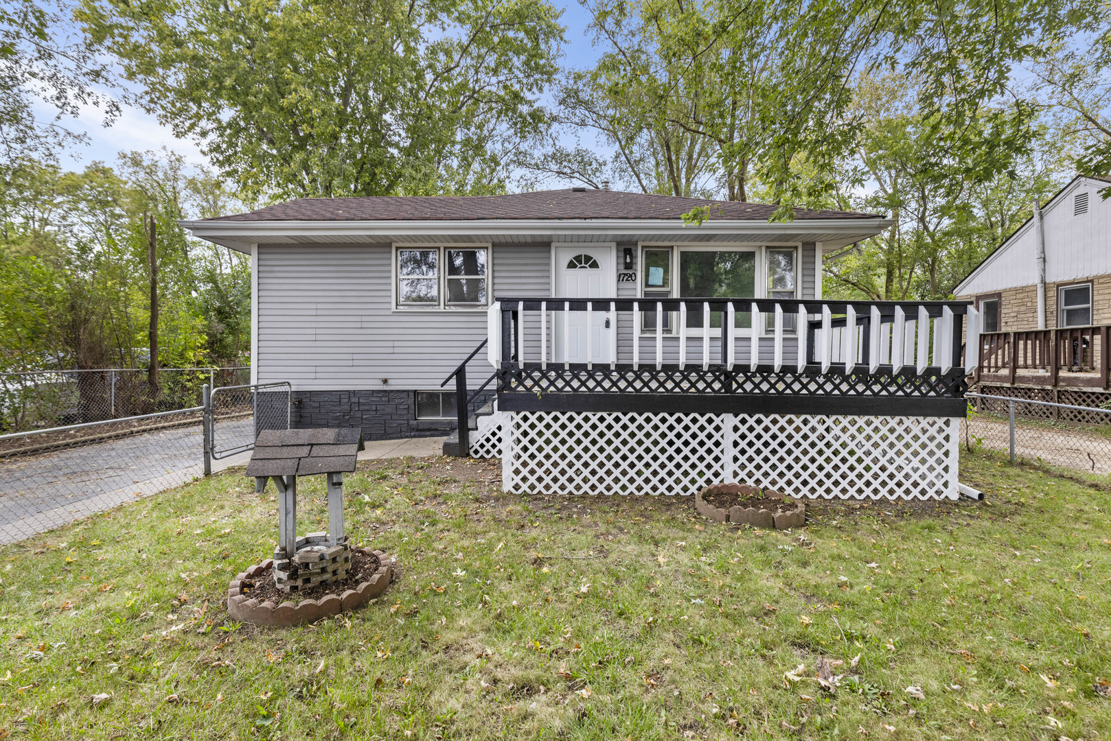 1720 Sheridan Road Property Photo 1