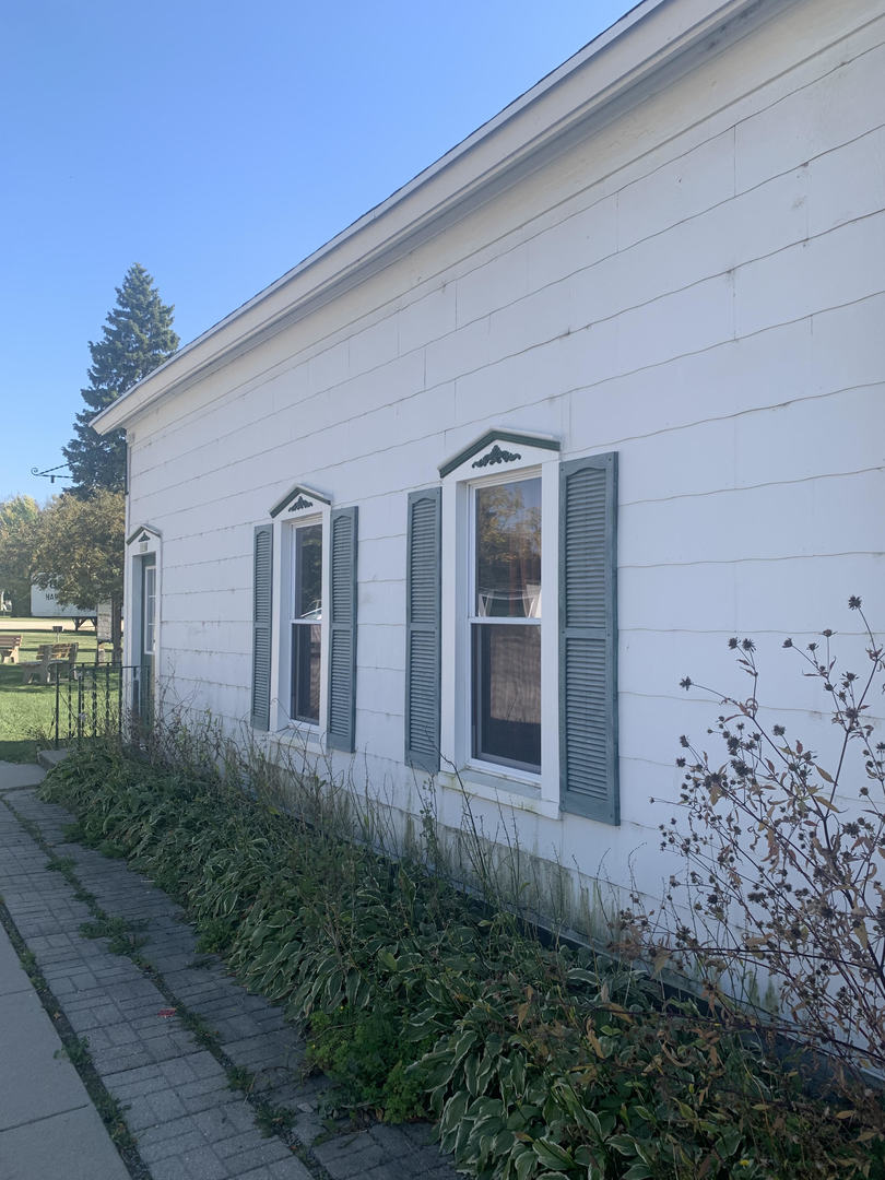 105 4th Street B Property Photo 2