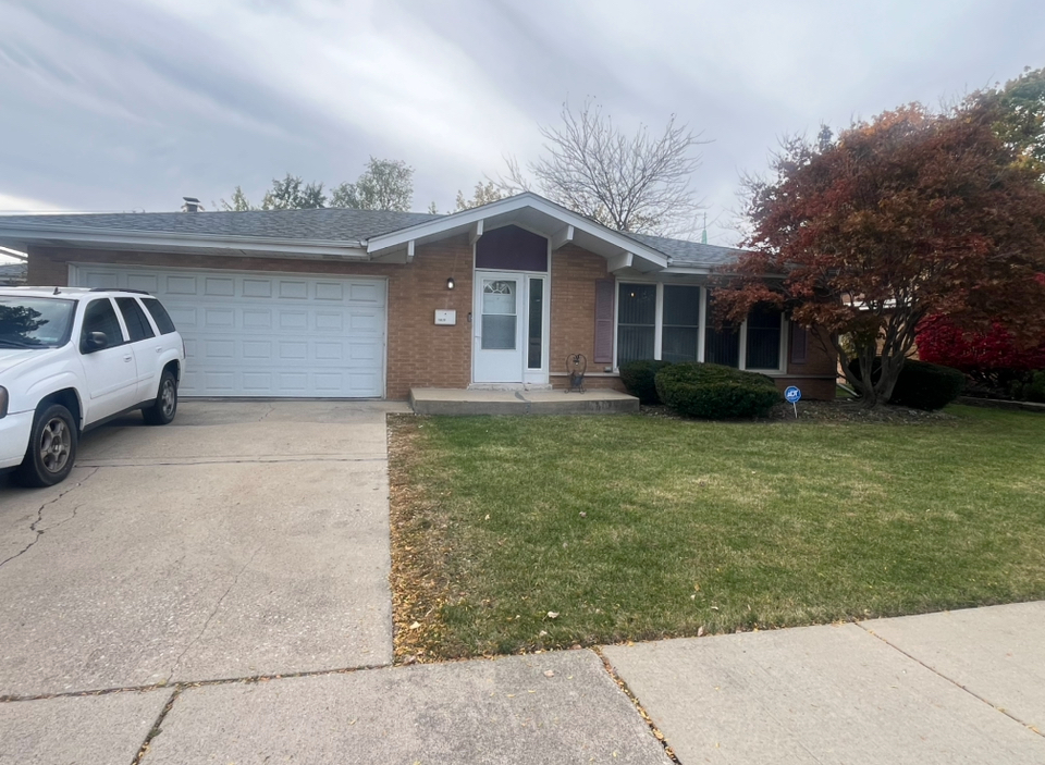 16620 Langley Avenue Property Photo 1