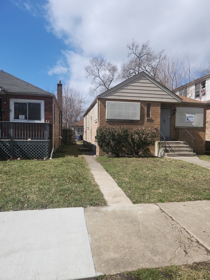 12412 S Stewart Avenue Property Photo 3