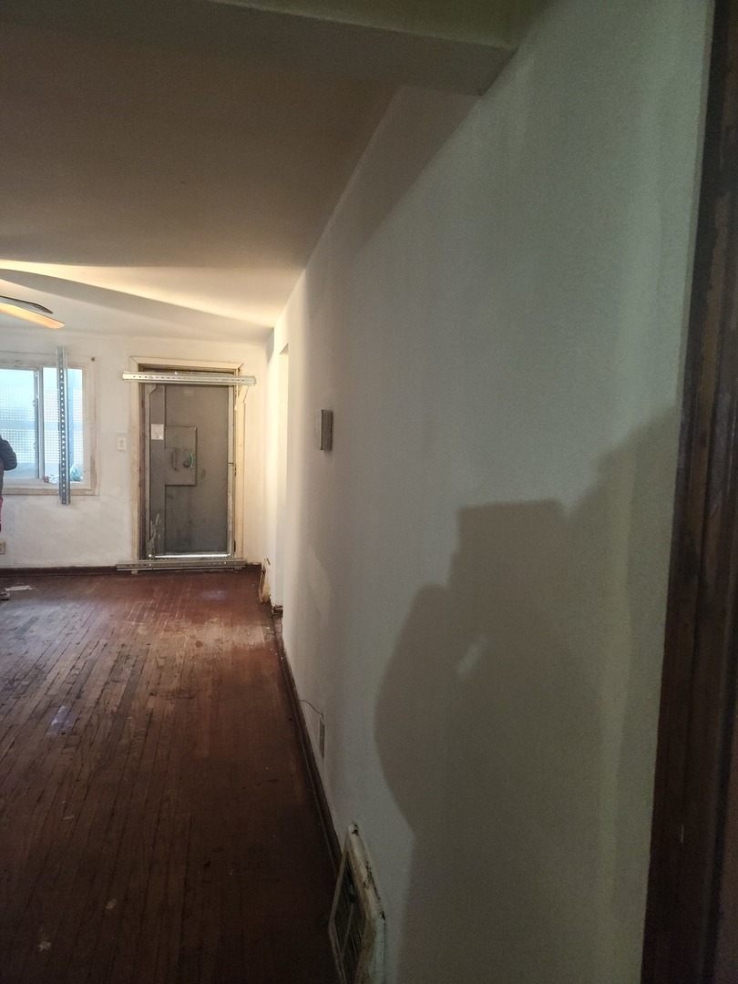 12412 S Stewart Avenue Property Photo 5