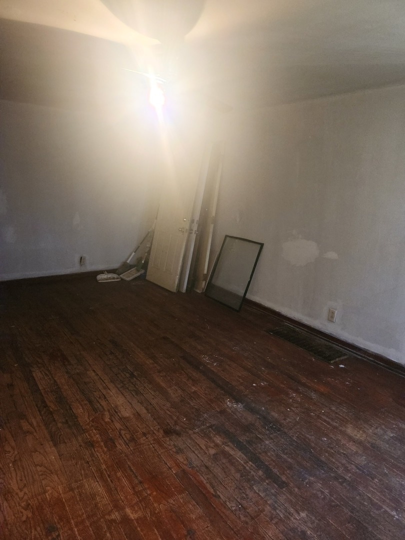 12412 S Stewart Avenue Property Photo 6