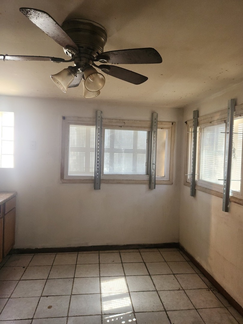 12412 S Stewart Avenue Property Photo 9