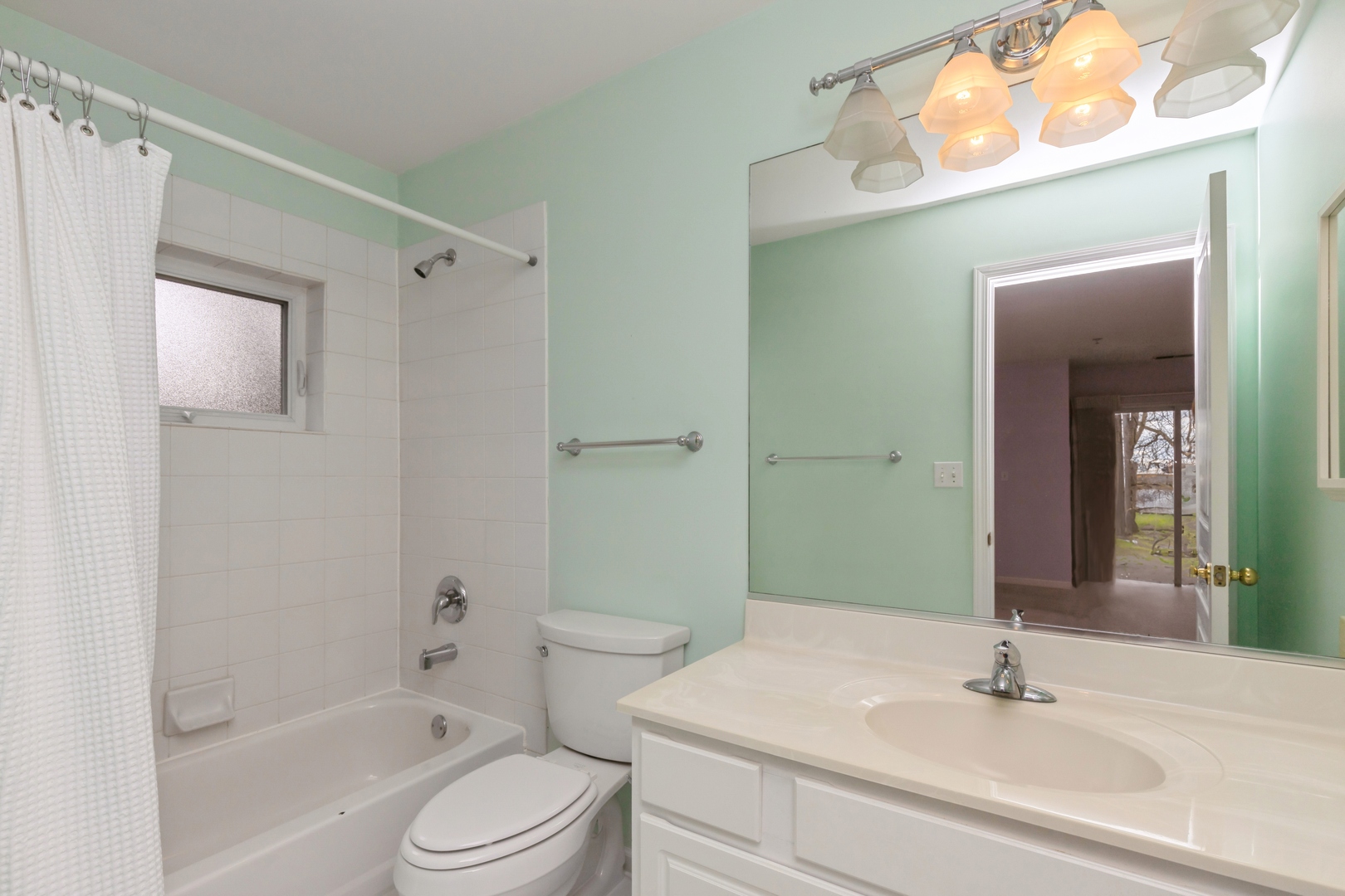 1635 N Milwaukee Avenue 105 Property Photo 12