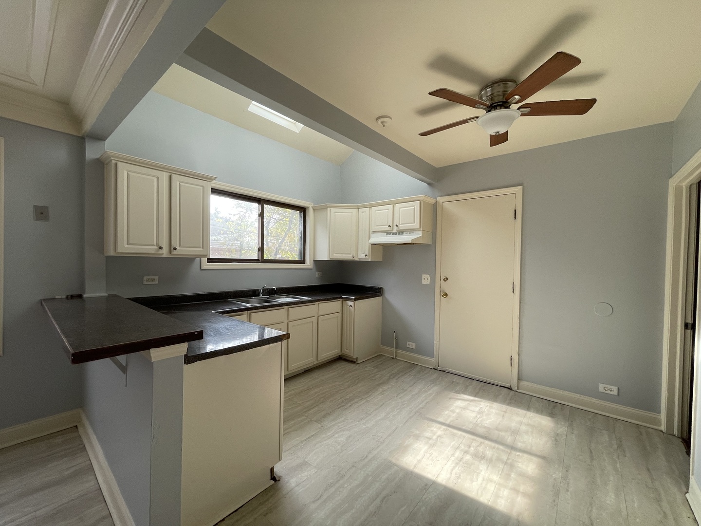 11248 S Parnell Avenue Property Photo 6