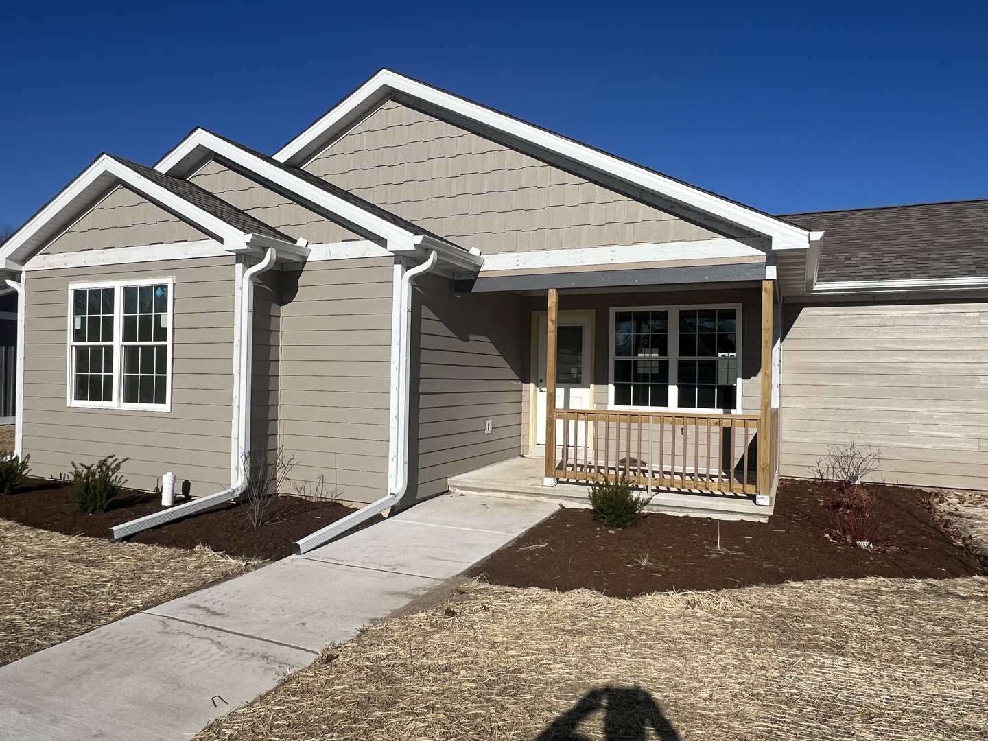 615 Sinnissippi Street Property Photo 1