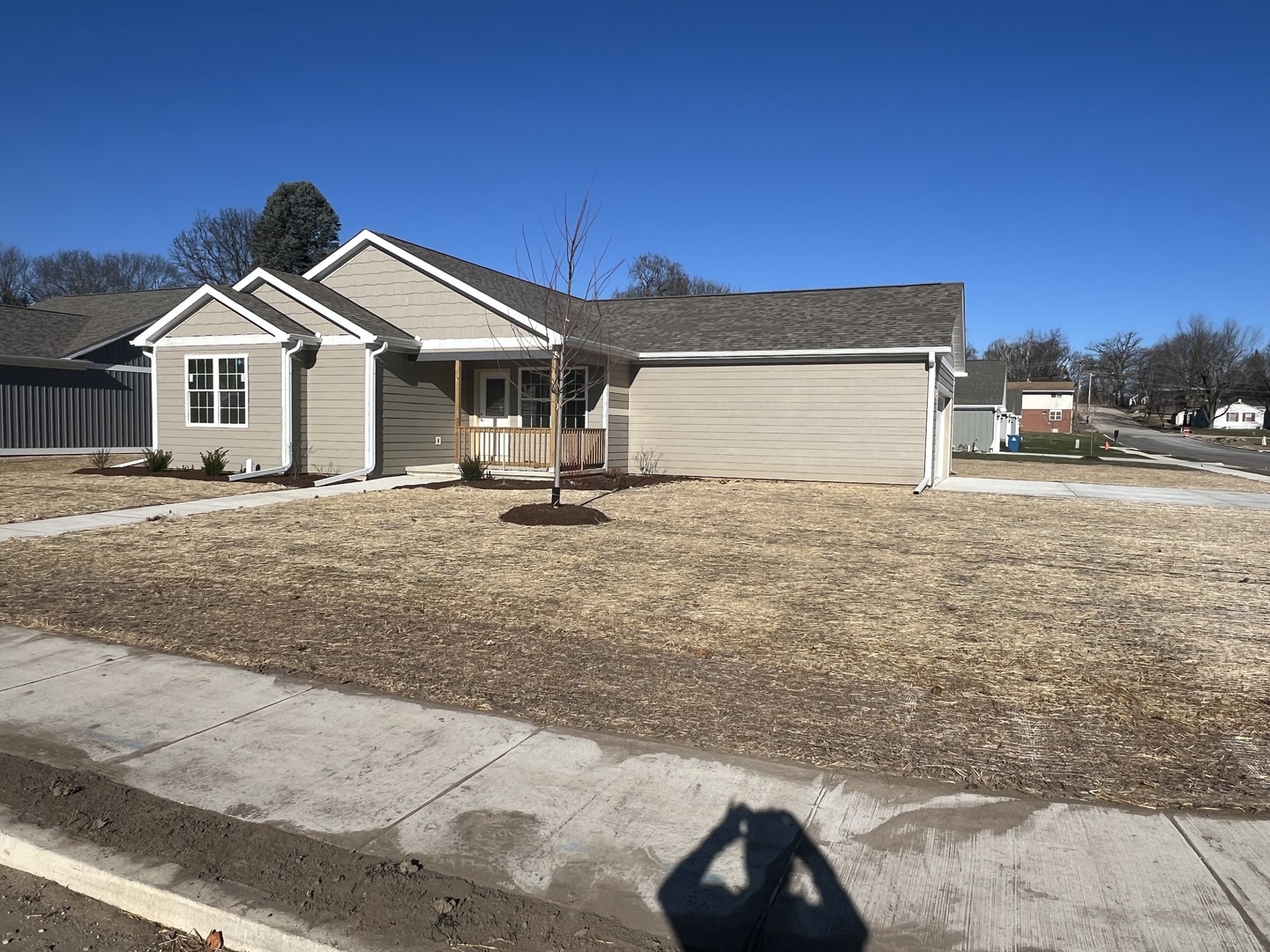 615 Sinnissippi Street Property Photo 2