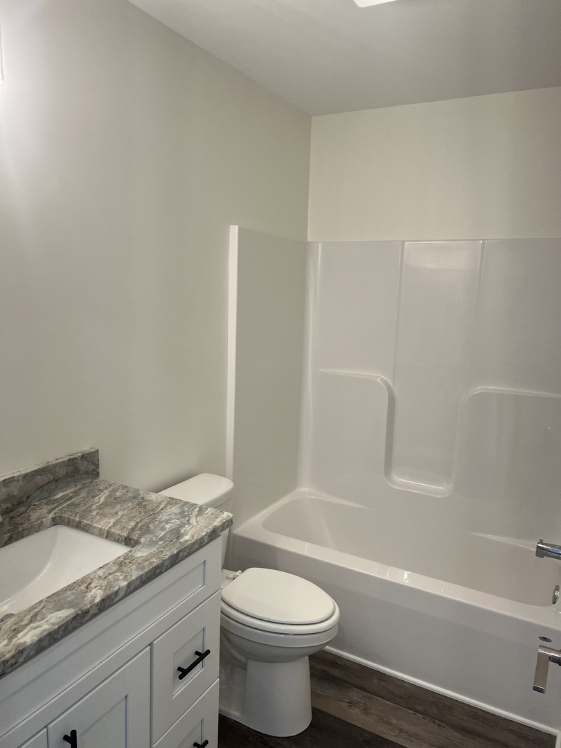 615 Sinnissippi Street Property Photo 11