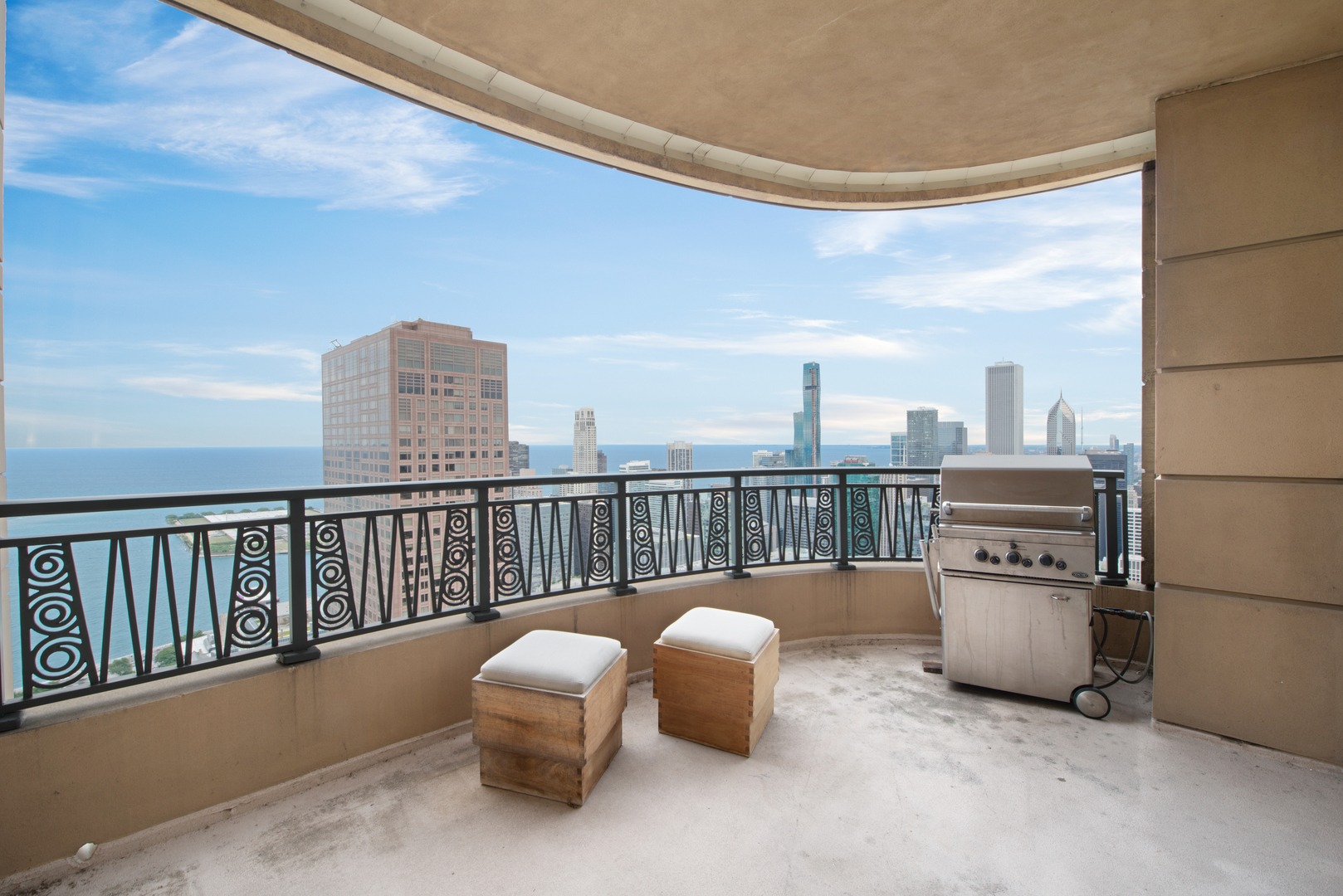 800 N Michigan Avenue 5901 Property Photo 18