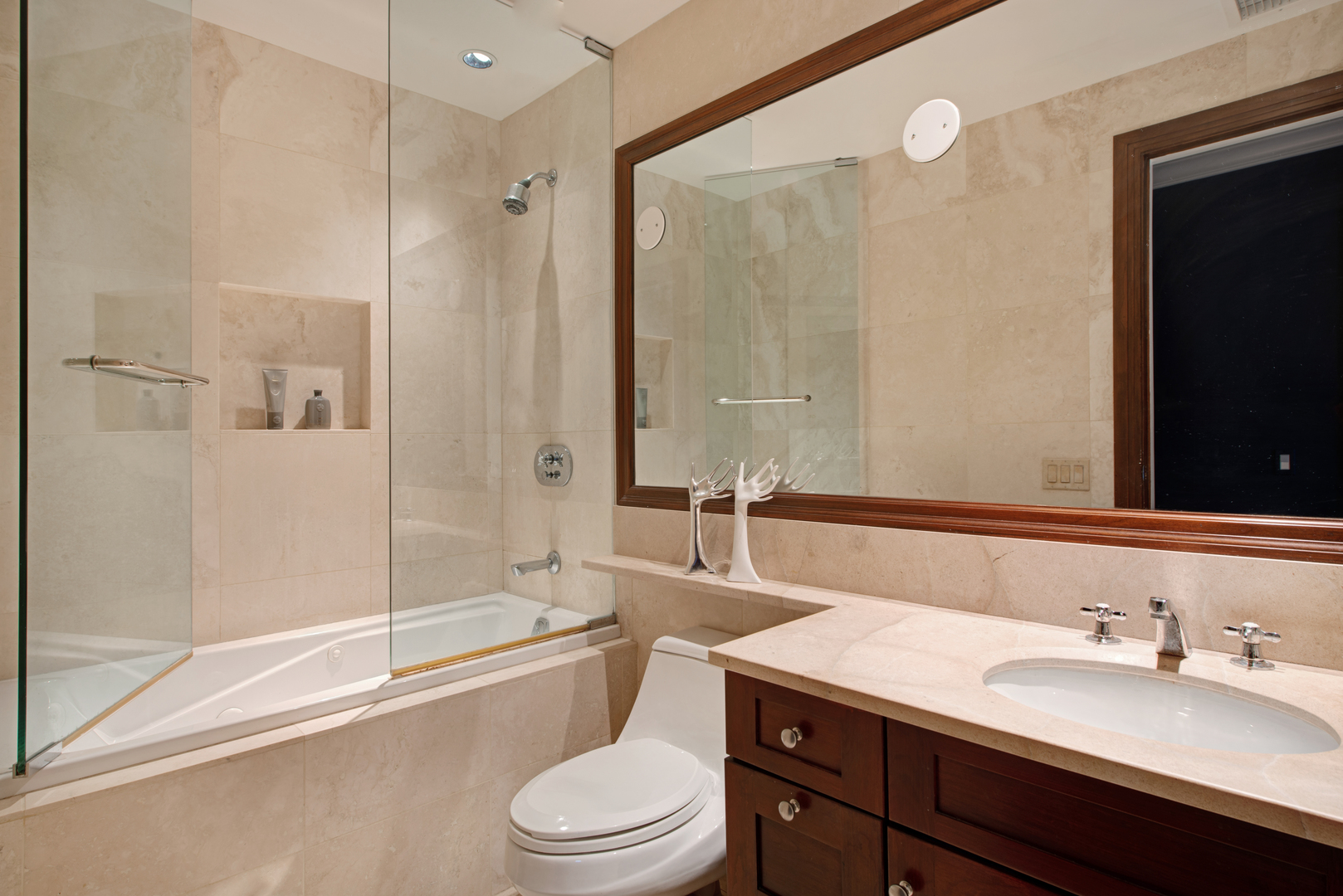 800 N Michigan Avenue 5901 Property Photo 30