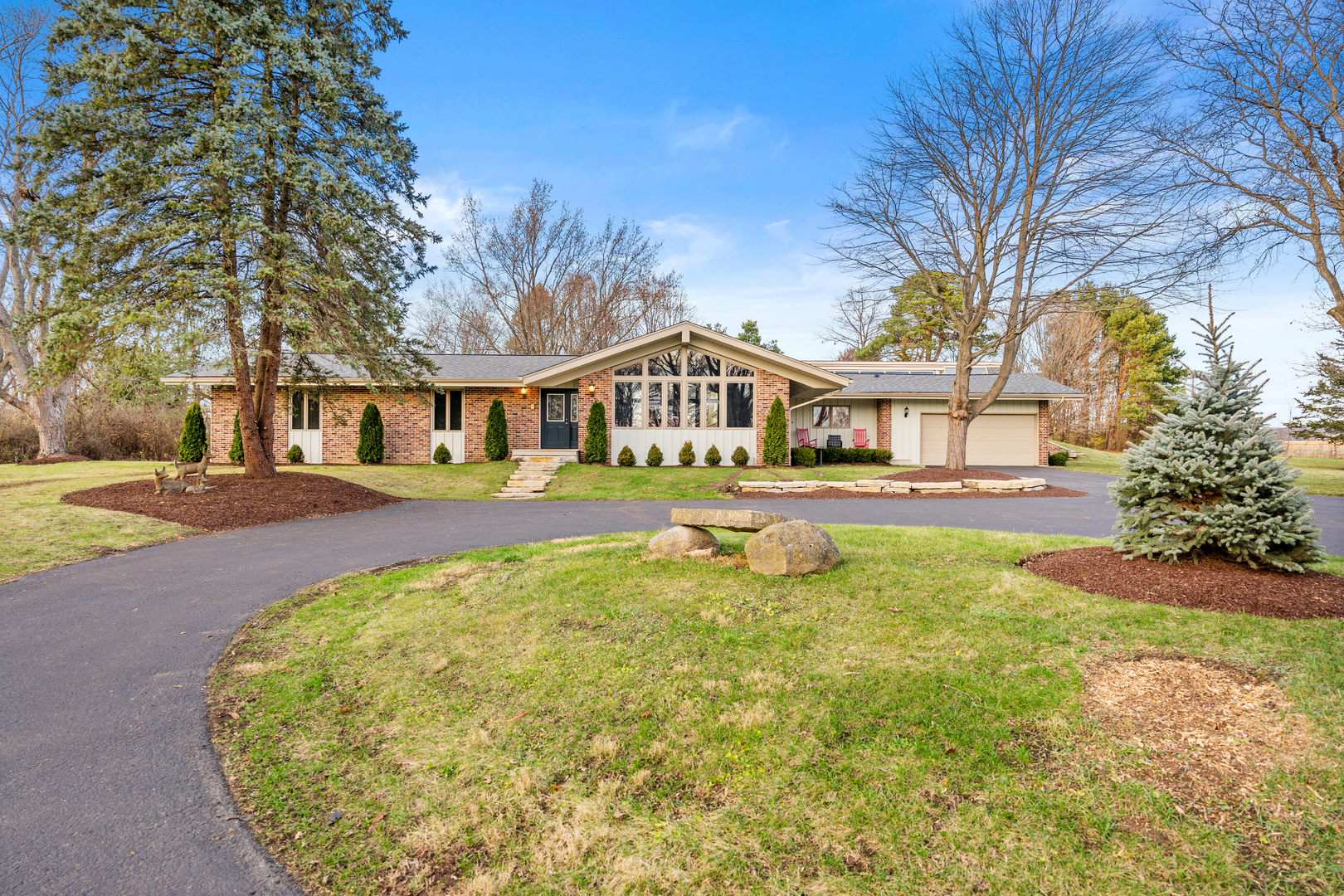 16306 Kishwaukee Valley Road Property Photo 1