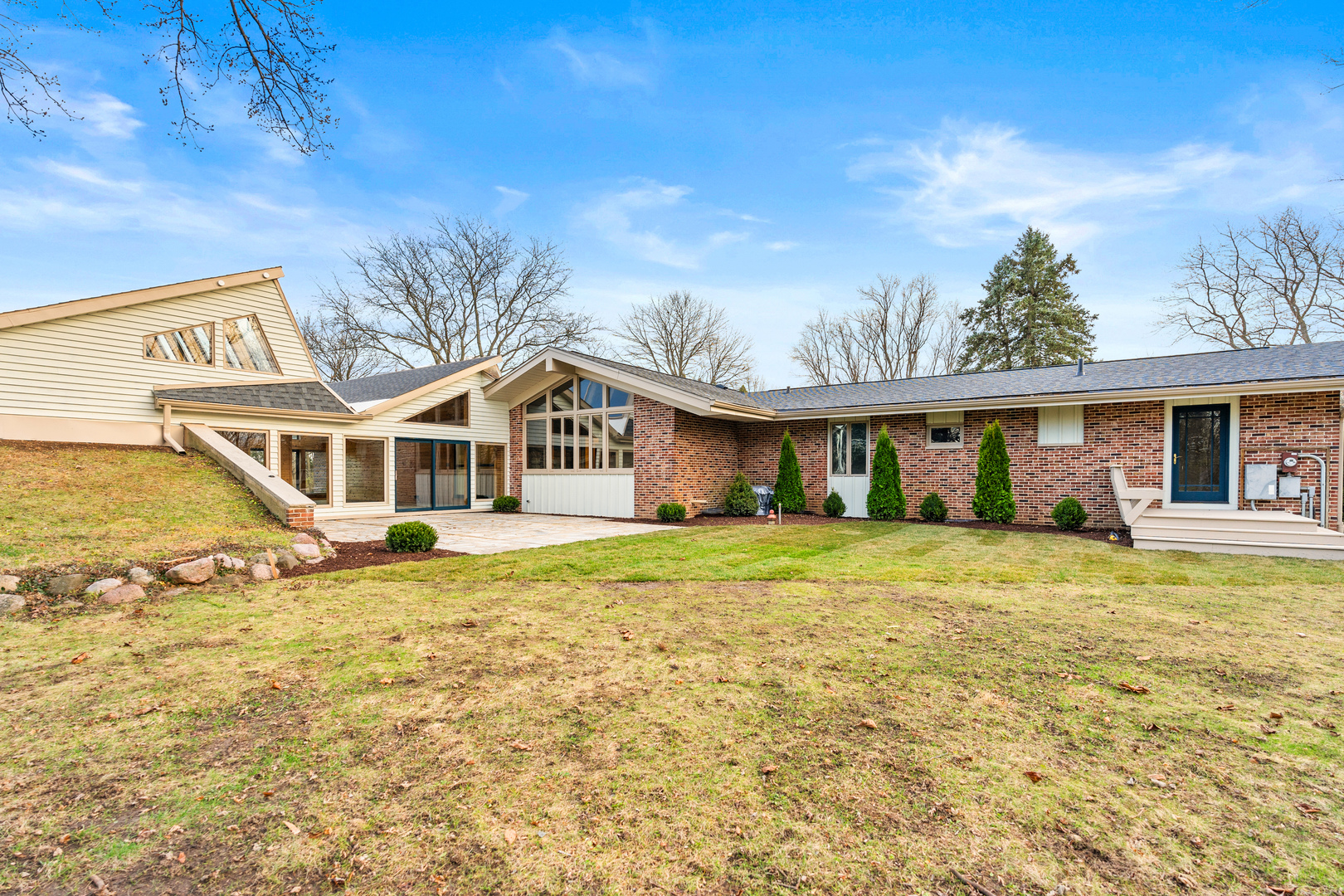 16306 Kishwaukee Valley Road Property Photo 3