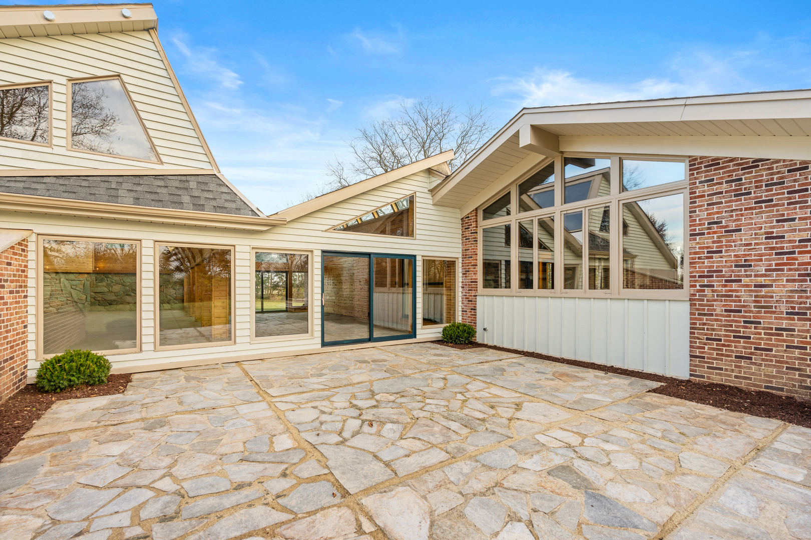 16306 Kishwaukee Valley Road Property Photo 4