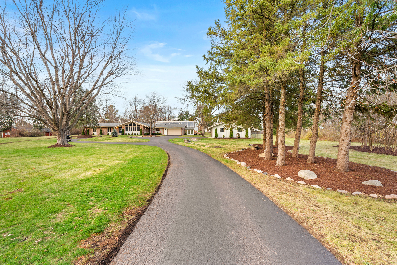 16306 Kishwaukee Valley Road Property Photo 18