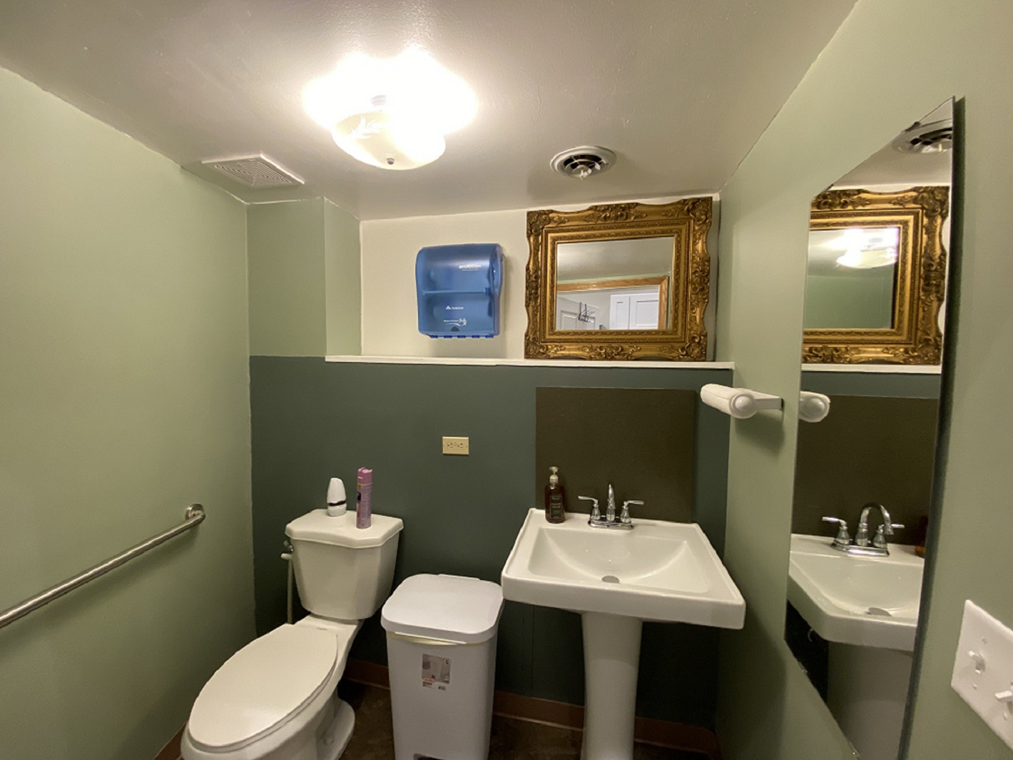 104 W Main St Property Photo 11