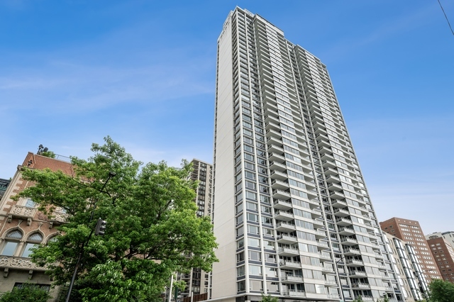 1300 N Lake Shore Drive 22cd Property Photo 1