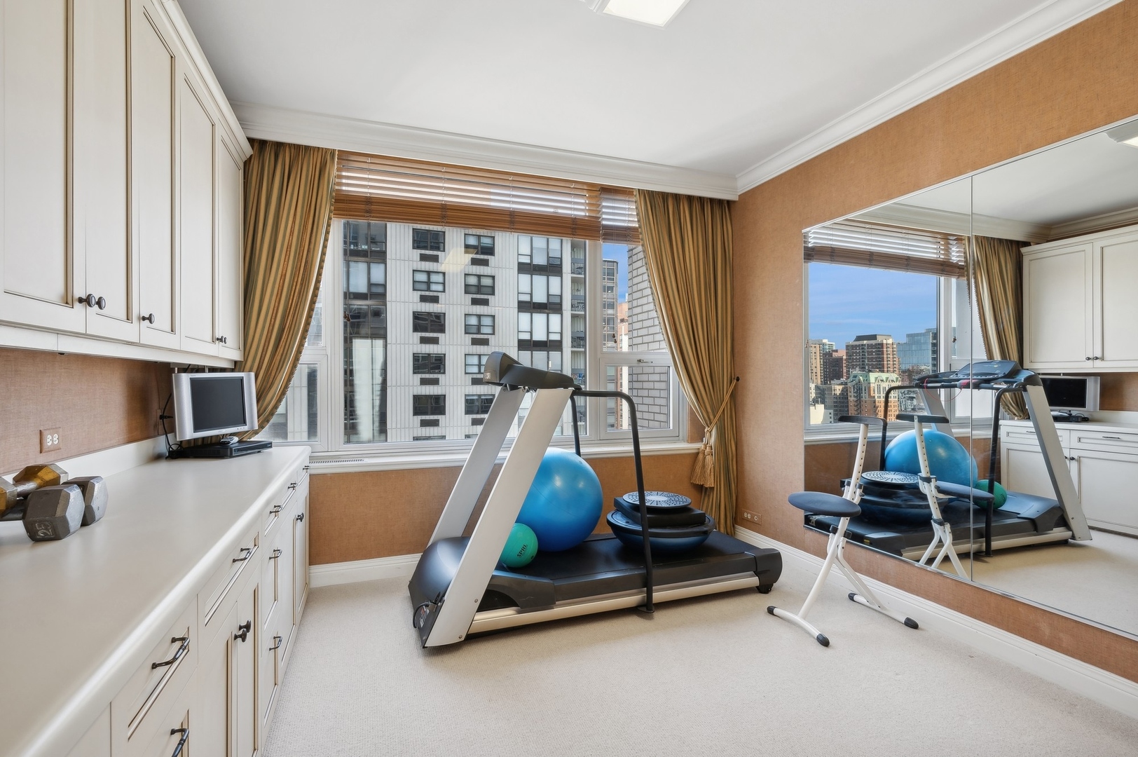 1300 N Lake Shore Drive 22cd Property Photo 36