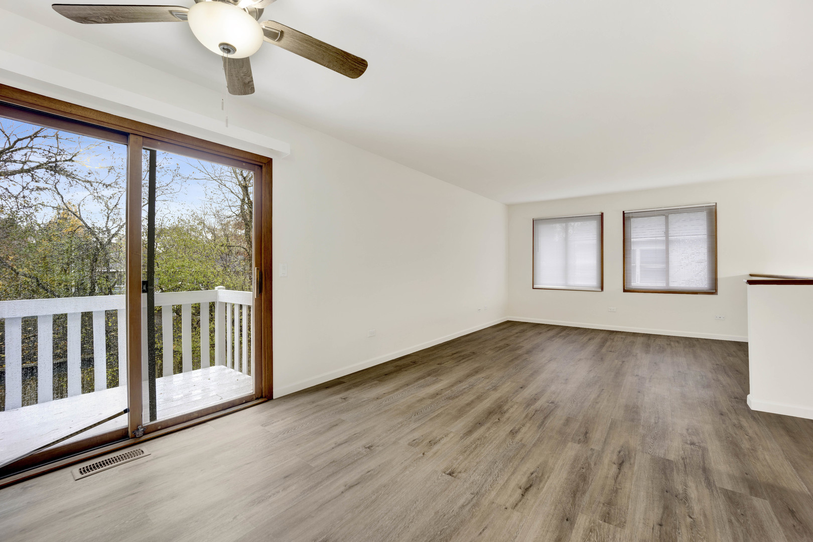 209 W Winchester Road Property Photo 6
