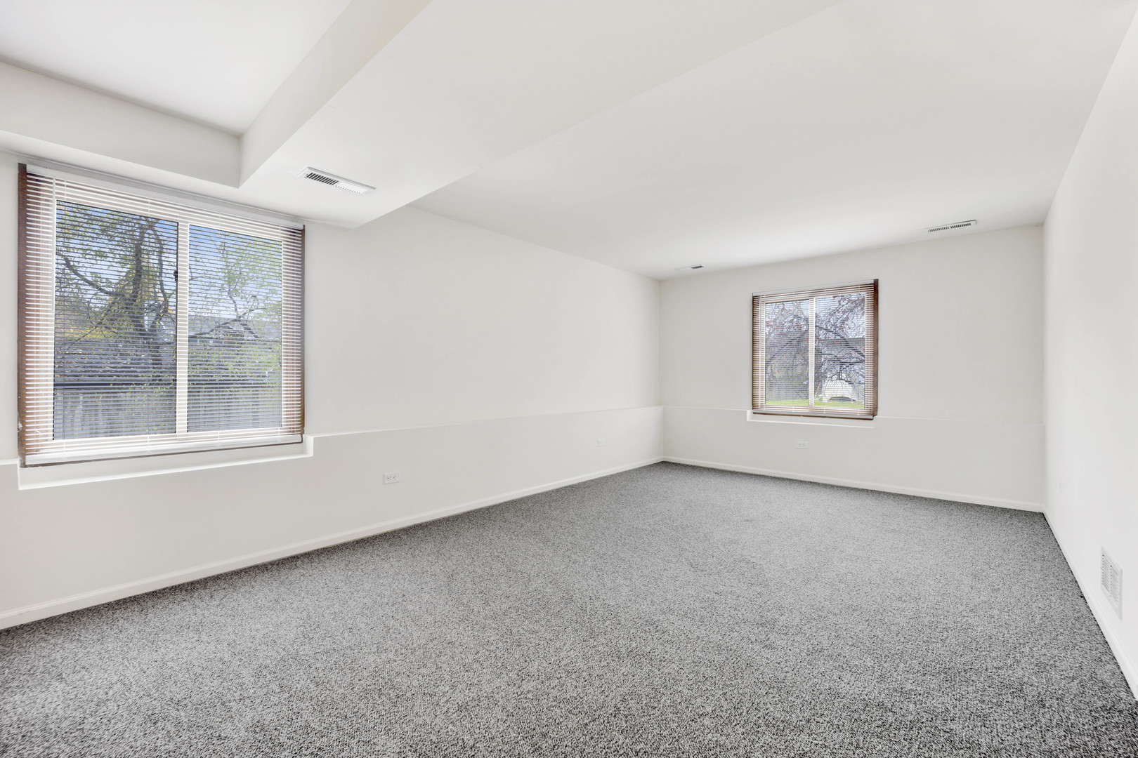 209 W Winchester Road Property Photo 15