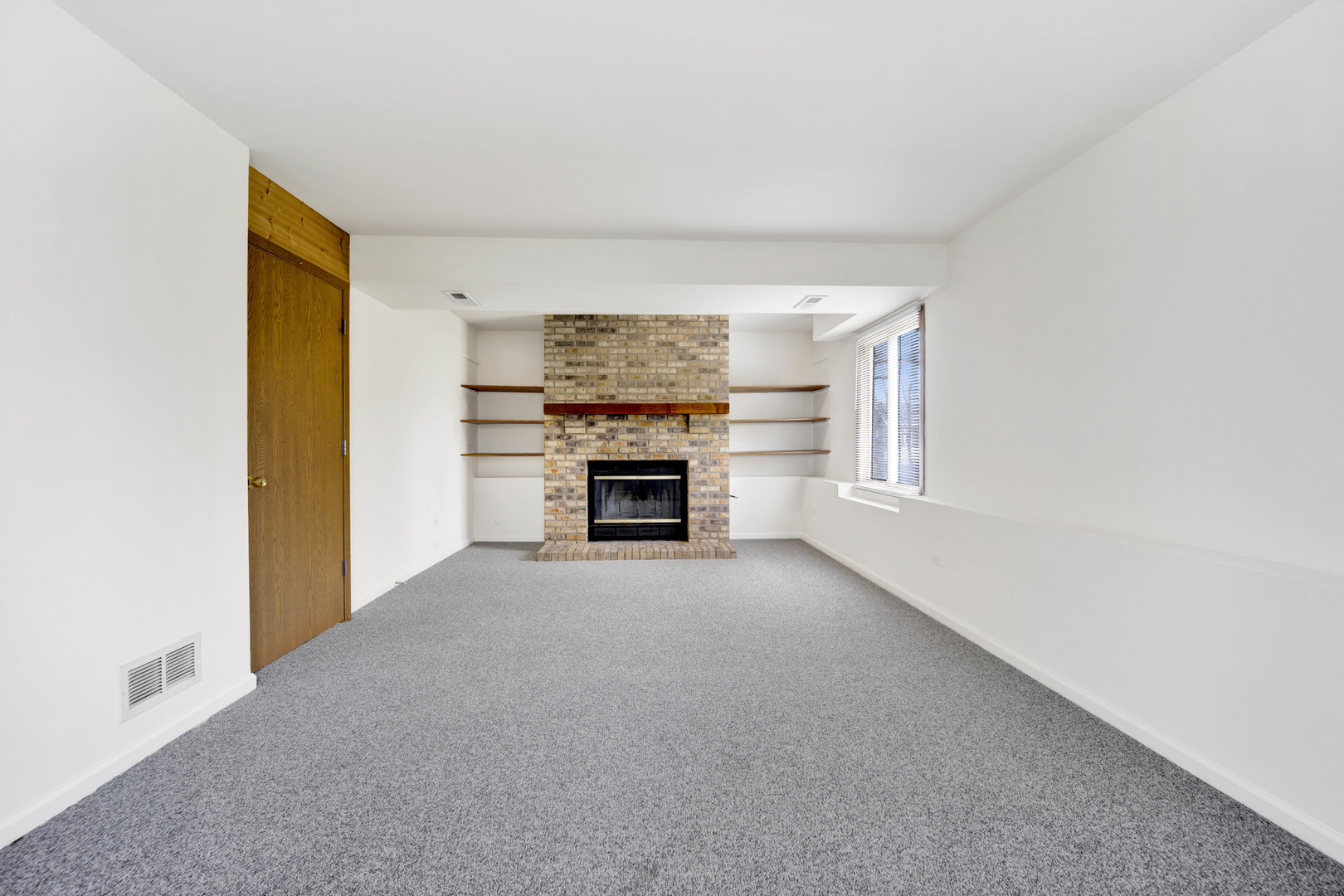 209 W Winchester Road Property Photo 16
