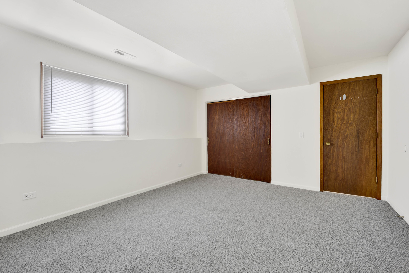 209 W Winchester Road Property Photo 18