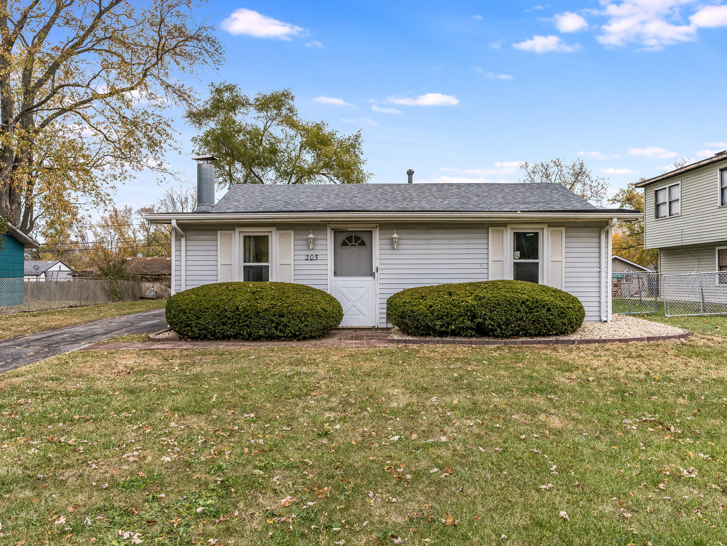 205 Luana Road Property Photo 1