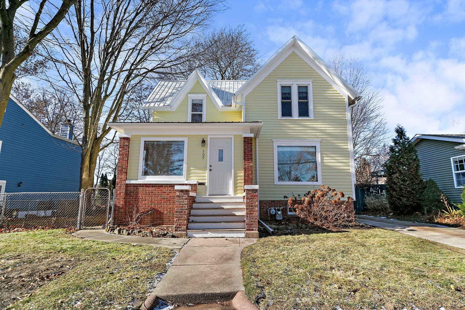 709 S Cross Street Property Photo 1