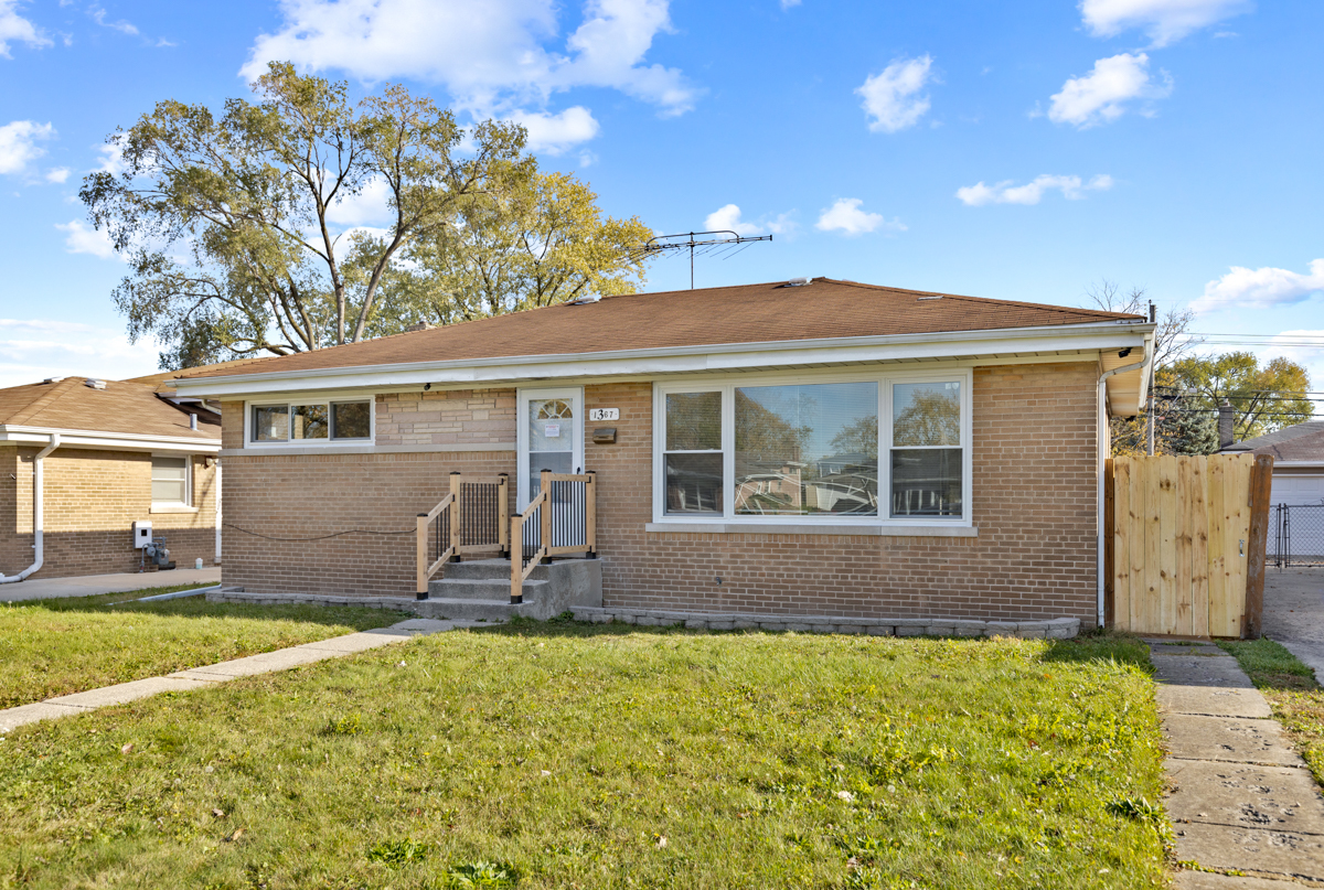 1367 Buffalo Avenue Property Photo